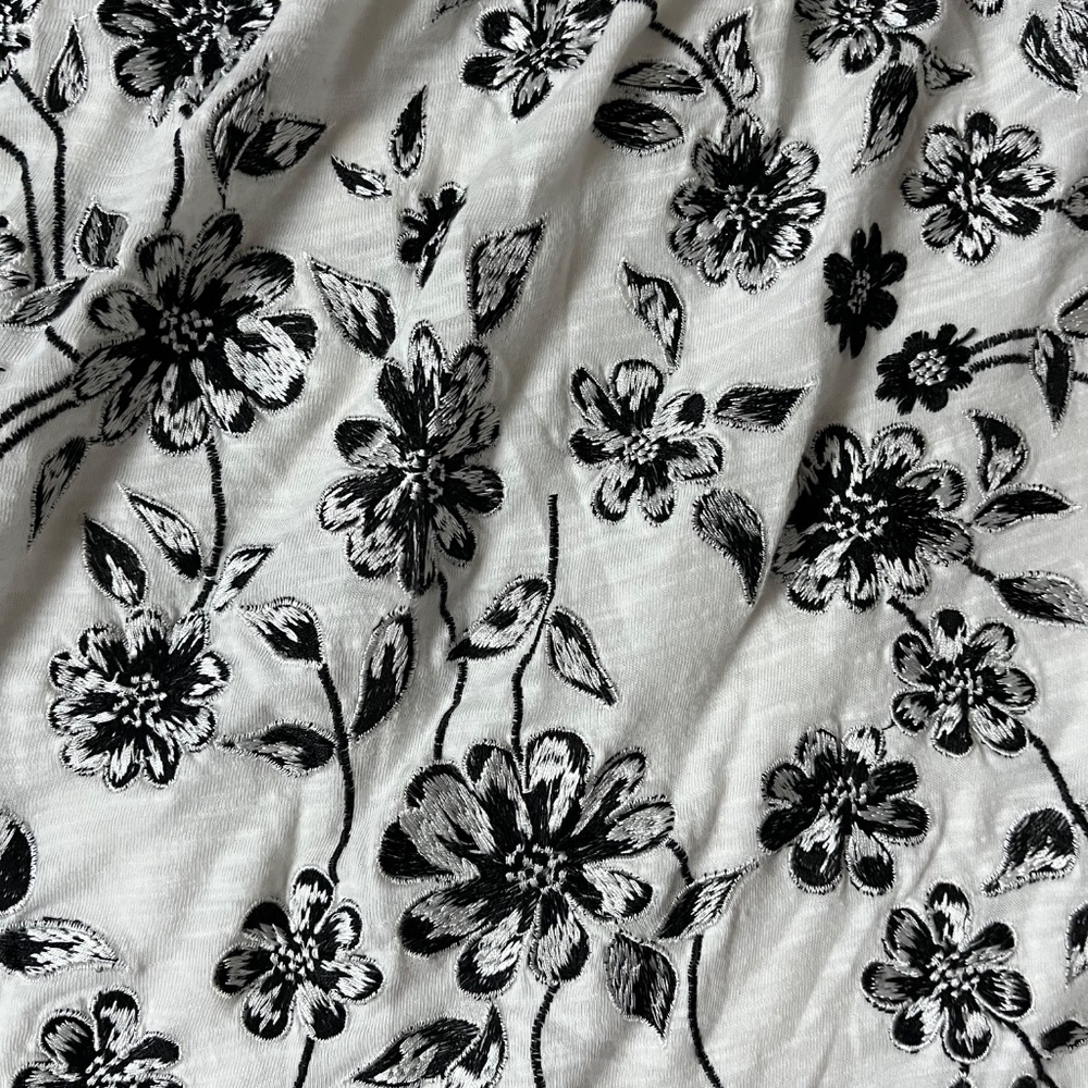 Free People Off Shoulder Embroidered Top Large NWT White Black Boho Peasant Blou - Picture 3 of 4